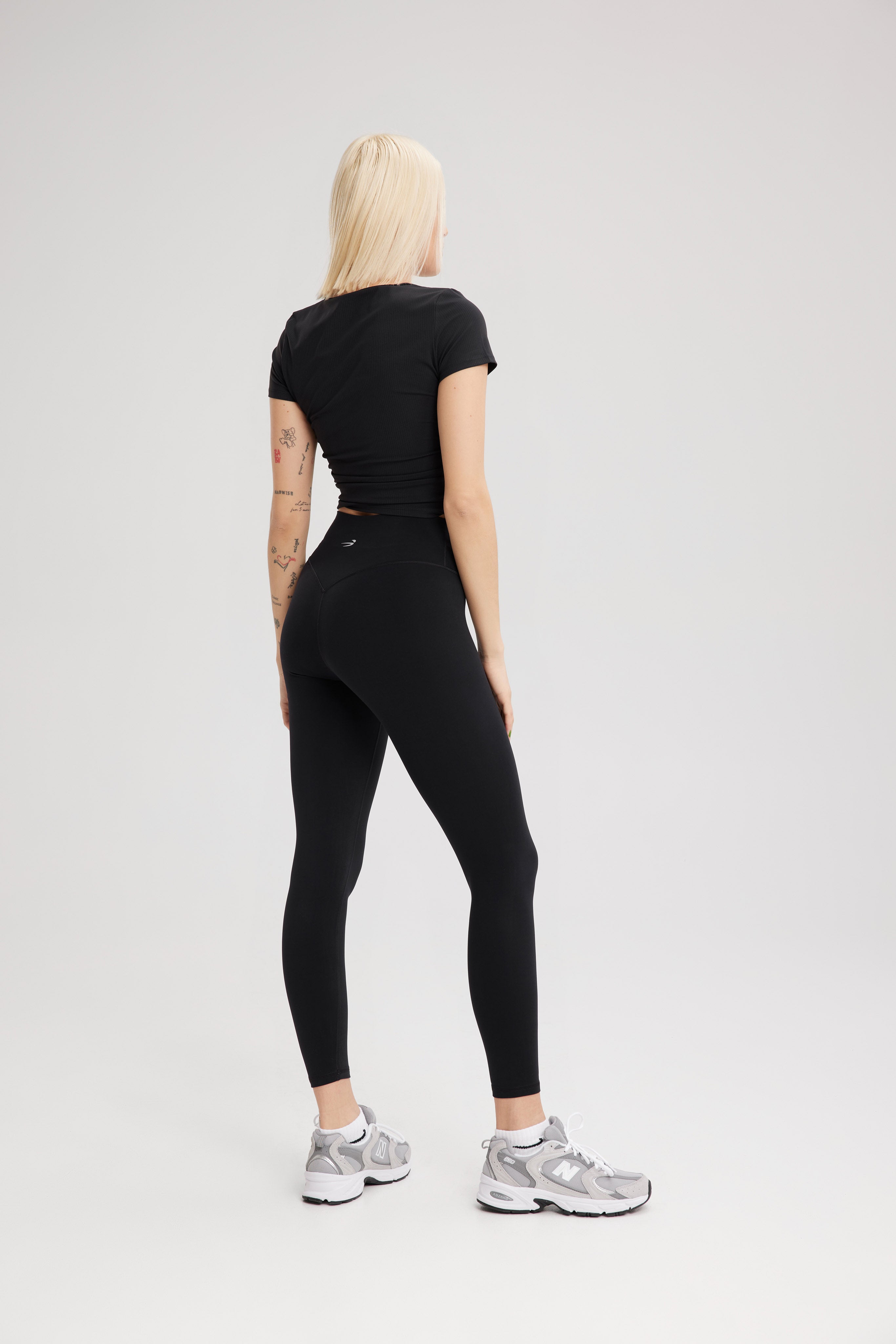 EKJ Seamless Seamless Contour Leggings in Classic Black My Store